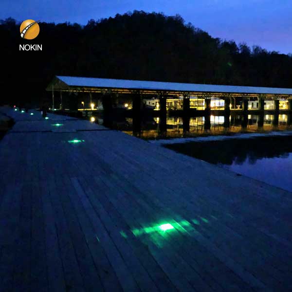 Solar Deck Lights Waterproof LED Road Stud Light 6 LED Dock 